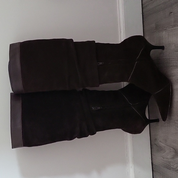 1013- MICHAEL Michael Kors Women's Suede Boots Size 8 - Picture 7 of 10